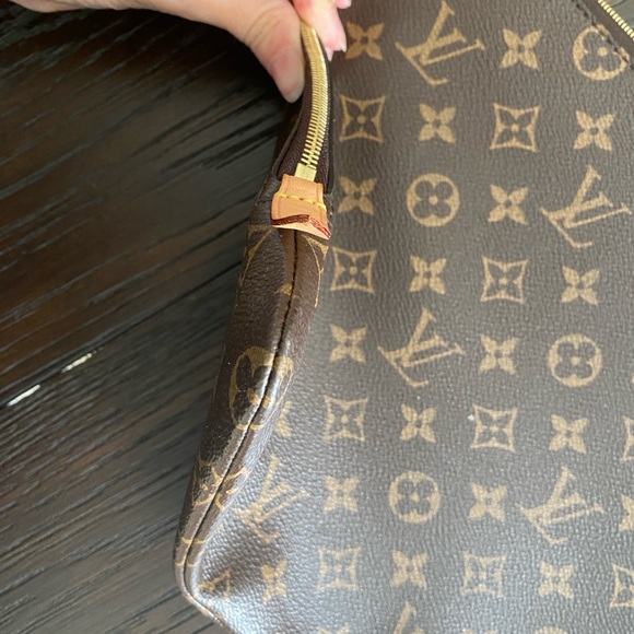 Louis Vuitton Monogram Etui Voyage MM Pouch - Picture 4 of 12